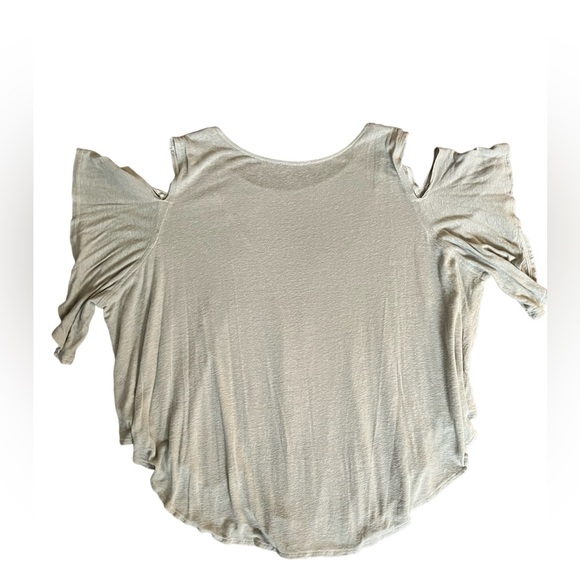 We the free cold shoulder shirt xs oversized - Picture 2 of 3